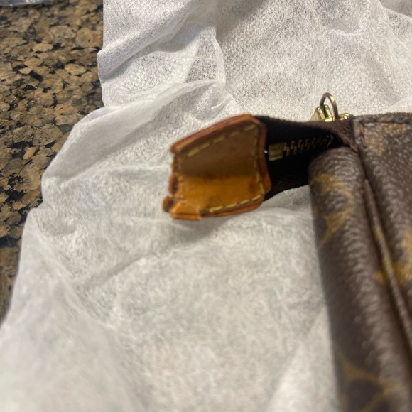 ❤️authentic lv Reposhing purse - Picture 12 of 16